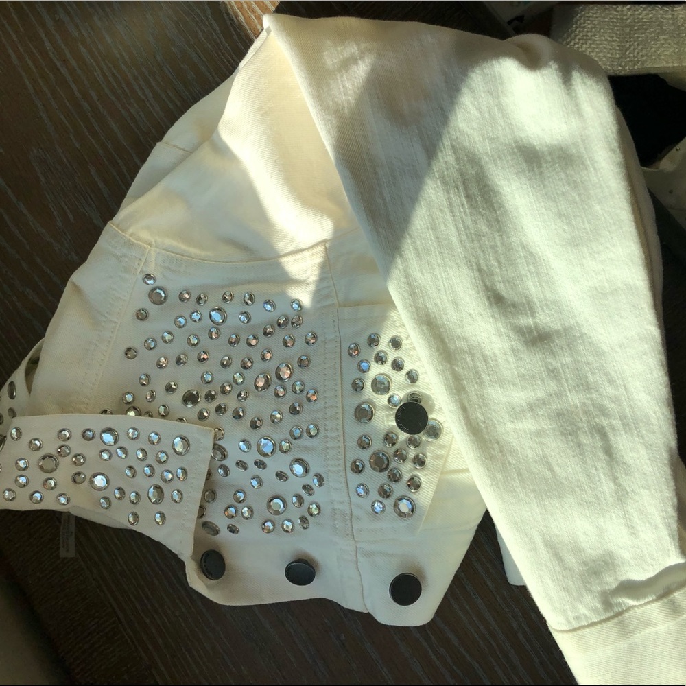 Alice & Olivia White Jean Jacket - Picture 5 of 6